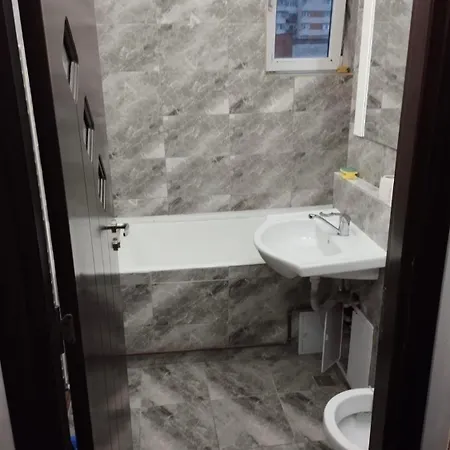 Apartament * Крайова